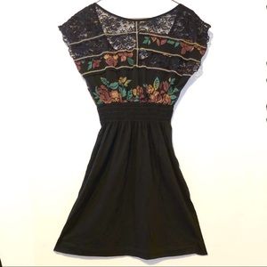 Scrapbook Originals Black Lace Floral Zip Dress